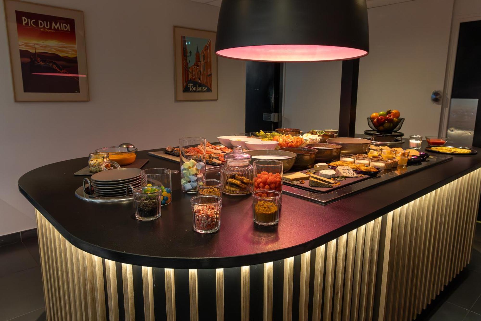 Campanile Toulouse - Blagnac Aeroport Hotel Екстериор снимка