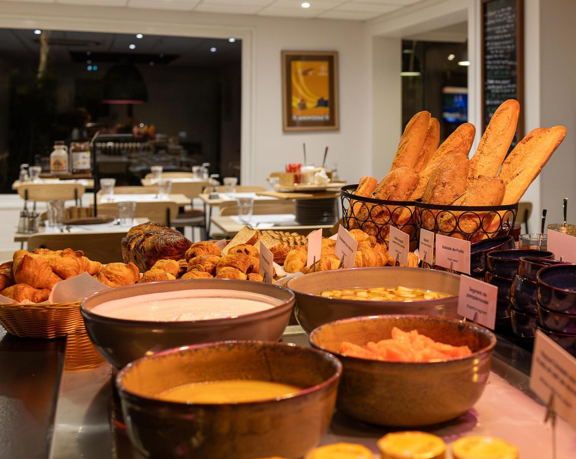 Campanile Toulouse - Blagnac Aeroport Hotel Екстериор снимка